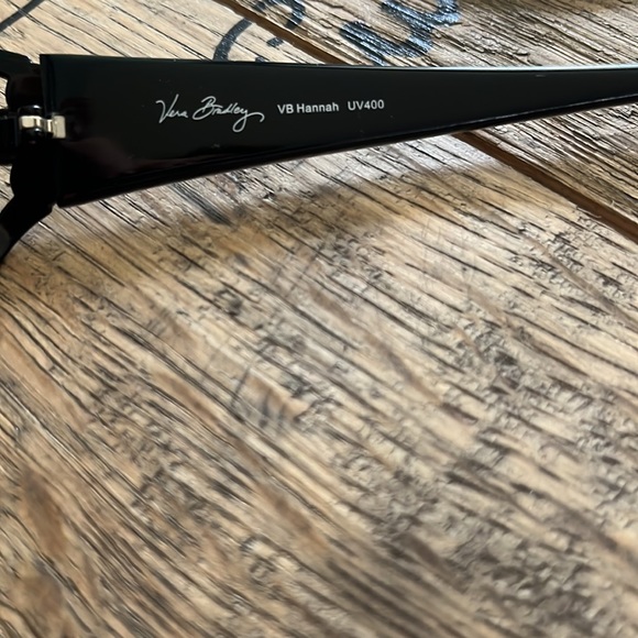 Vera Bradley sunglasses 🕶️ - Picture 10 of 11